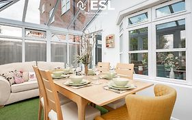 4 Bedroom Townhouse 10Mins Walk From Shrewsbury Town Centre With Parking