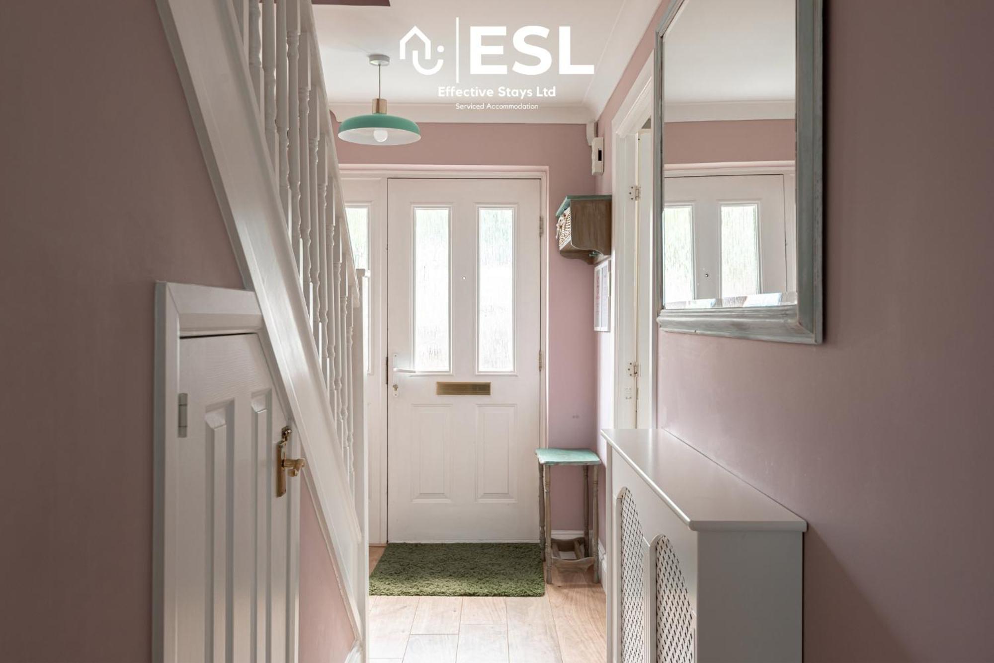 4 Bedroom Townhouse 10Mins Walk From Shrewsbury Town Centre With Parking Exterior photo