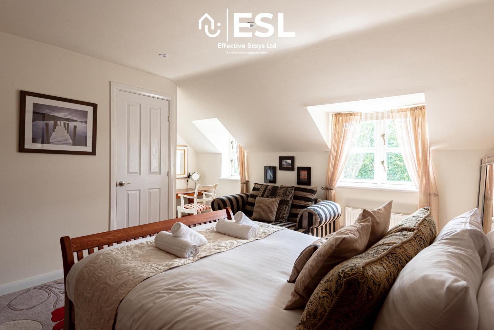 4 Bedroom Townhouse 10Mins Walk From Shrewsbury Town Centre With Parking Exterior photo