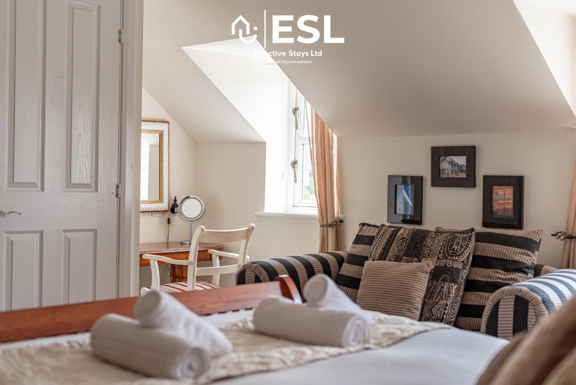 4 Bedroom Townhouse 10Mins Walk From Shrewsbury Town Centre With Parking Exterior photo