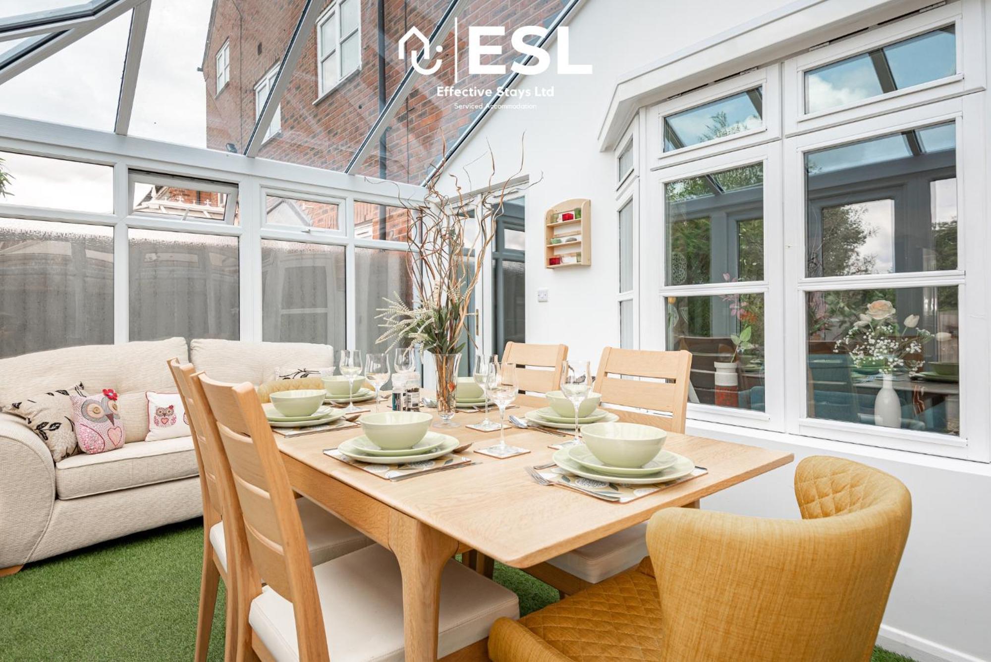 4 Bedroom Townhouse 10Mins Walk From Shrewsbury Town Centre With Parking Exterior photo